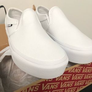 NWT VANS White Slip-On sz 7.5 women’s